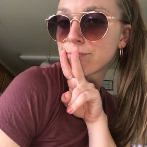 Meet your Posher, Joelle